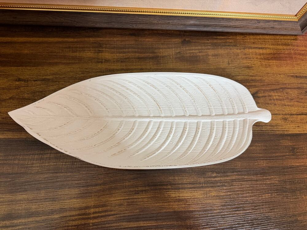 NWOT Large Boho Accent White Leaf Decorative Tray